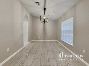 1054 Valentine St in North Port, FL - Building Photo - Building Photo