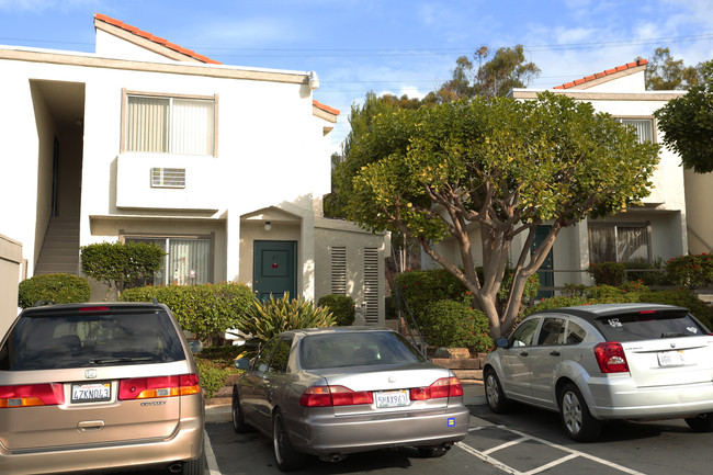 Canyon Creek Apartments in Oceanside, CA - Building Photo - Building Photo