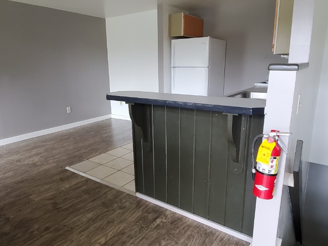 70 Market St, Unit Apt L in Oneonta, NY - Building Photo - Building Photo