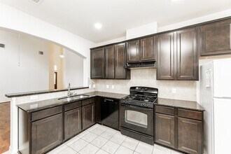 6443 Wilshire Fern in Houston, TX - Building Photo - Building Photo