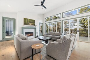 8691 Rambo North Rd in Rogers, AR - Building Photo