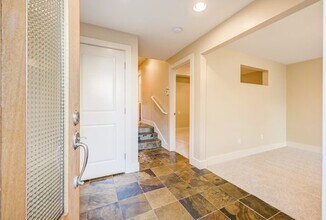 15 W Dravus St in Seattle, WA - Building Photo - Building Photo