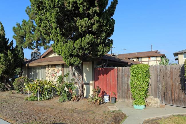 12201 Adrian St in Garden Grove, CA - Building Photo - Building Photo