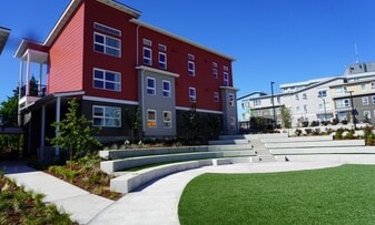 Madrona Square in Everett, WA - Building Photo