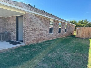11432 SW 12th St in Yukon, OK - Building Photo - Building Photo