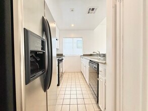5139 W Maplewood Ave in Los Angeles, CA - Building Photo - Building Photo