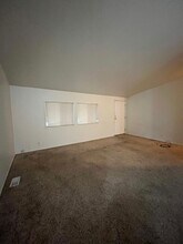 379 S 71st St in Springfield, OR - Building Photo - Building Photo