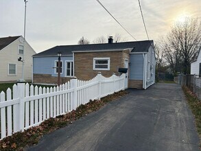 870 Geneva Ave in Columbus, OH - Building Photo - Building Photo