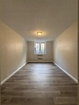 25 Van Velsor Pl, Unit 25-1G in Newark, NJ - Building Photo