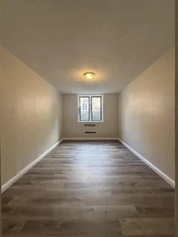 25 Van Velsor Pl