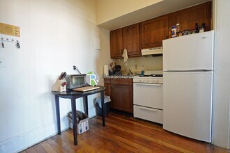 1216 Commonwealth Ave in Boston, MA - Building Photo - Building Photo