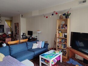 707 15th St NE in Washington, DC - Foto de edificio - Building Photo