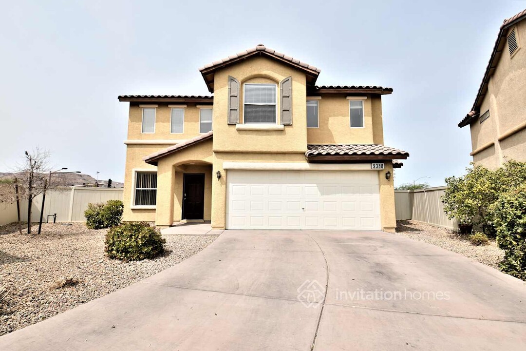 9388 Malaya Garnet Ct in Las Vegas, NV - Building Photo