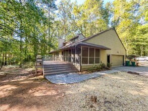 6480 Burdett Dr NW in Atlanta, GA - Building Photo - Building Photo