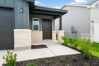 1115 Pigeon Ln in Marion, TX - Building Photo - Building Photo