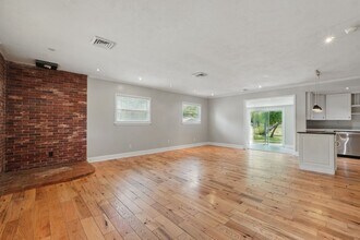3127 N Riverside Dr in Lanexa, VA - Building Photo - Building Photo