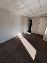 1925 52nd St. (5 Unit) in Kenosha, WI - Foto de edificio - Interior Photo