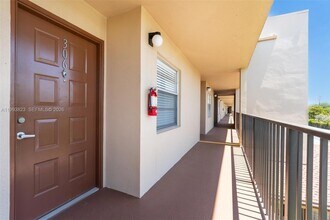 13455 SW 16th Ct, Unit 306F in Pembroke Pines, FL - Foto de edificio - Building Photo