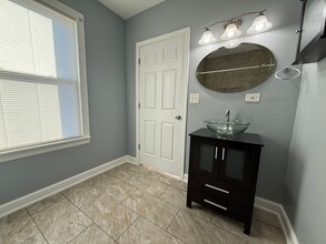 9738 S Ave L in Chicago, IL - Foto de edificio - Building Photo