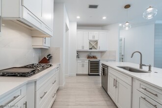 16364 Viansa Wy in Naples, FL - Building Photo - Building Photo