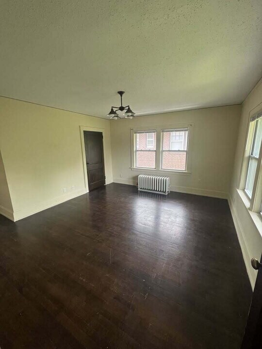 1137 44th St in Des Moines, IA - Building Photo