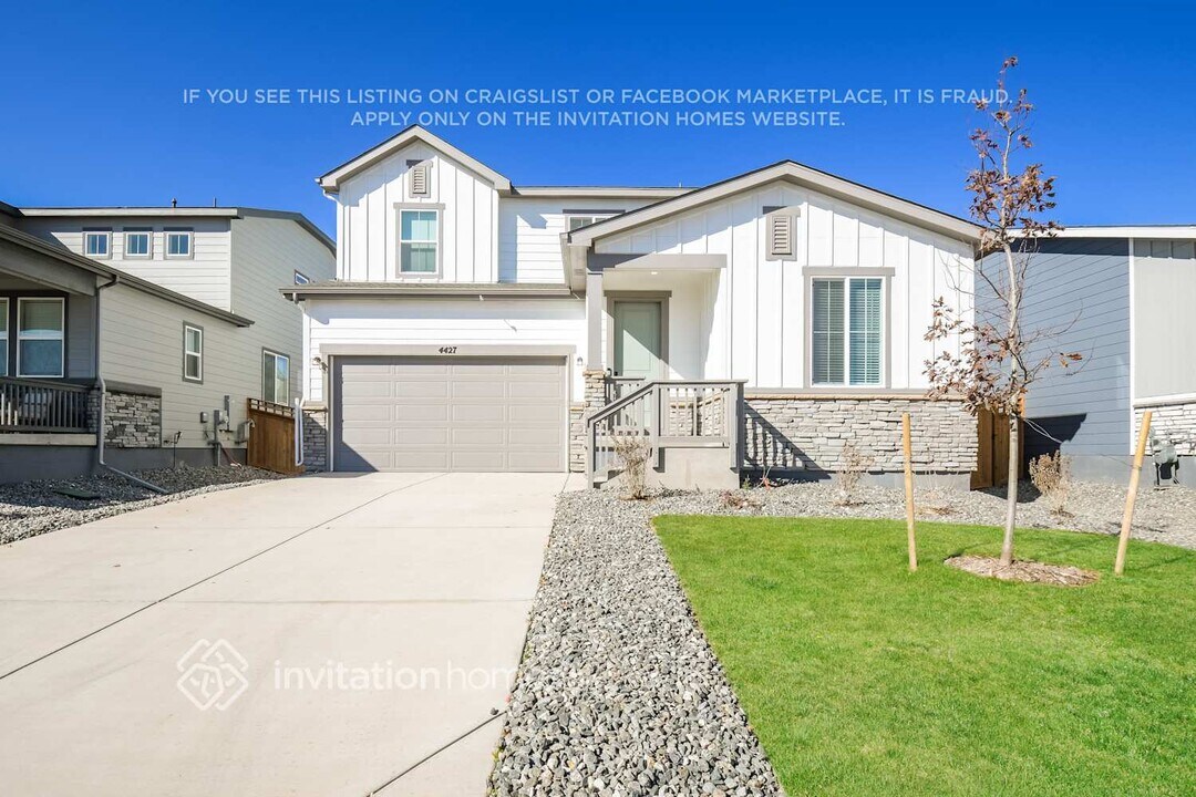 4427 Shivaree St in Timnath, CO - Foto de edificio