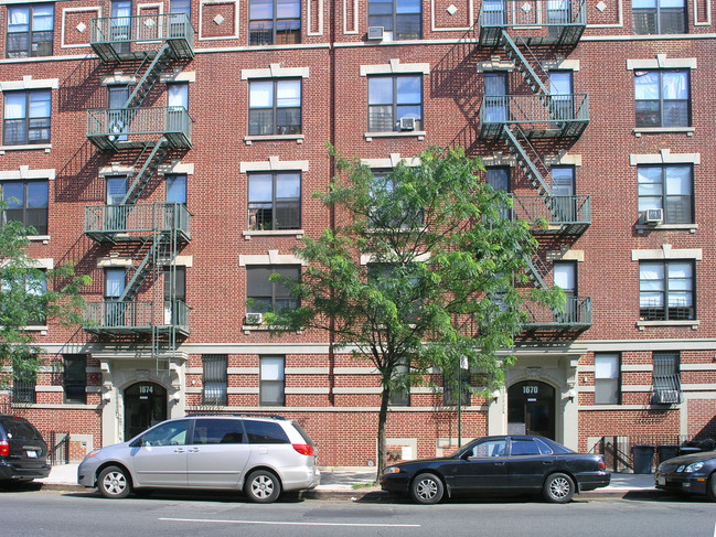 1670-74 Boston Rd in Bronx, NY - Building Photo - Building Photo