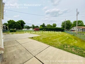 2047 Zircon St NE in Canton, OH - Building Photo - Building Photo