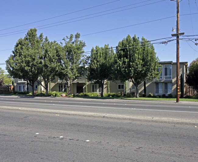Morningside Apartments in Carmichael, CA - Foto de edificio - Building Photo
