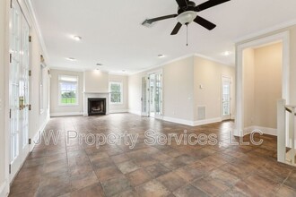 5231 Patterson Dr in New Orleans, LA - Foto de edificio - Building Photo