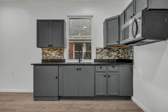 3353 Fullerton Ave in Detroit, MI - Foto de edificio - Building Photo