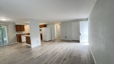 63-65 NE 7th St in Madras, OR - Building Photo - Building Photo