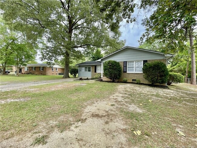 7566 Carrollburg Dr in Fayetteville, NC - Building Photo - Building Photo