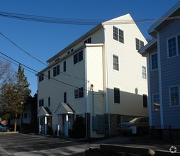 7 Wampus Ln in Riverside, CT - Building Photo - Building Photo