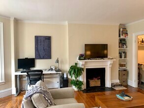 217 Newbury St, Unit 3F in Boston, MA - Building Photo - Building Photo
