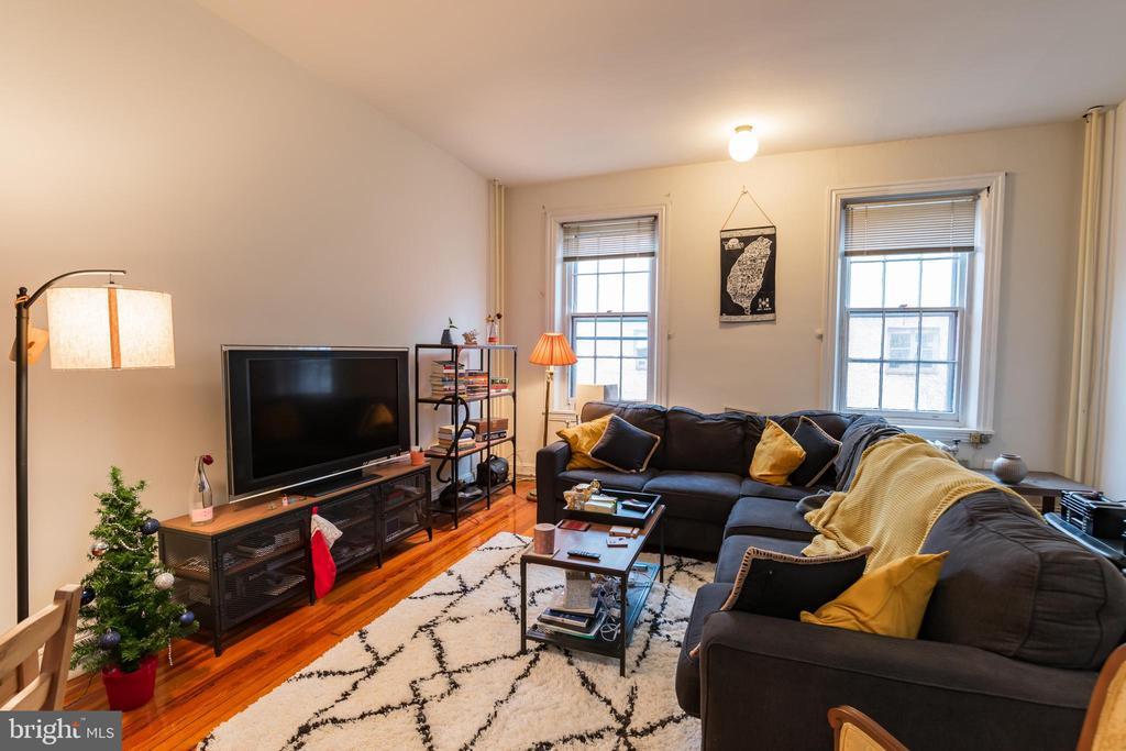 1527 Pine St in Philadelphia, PA - Building Photo