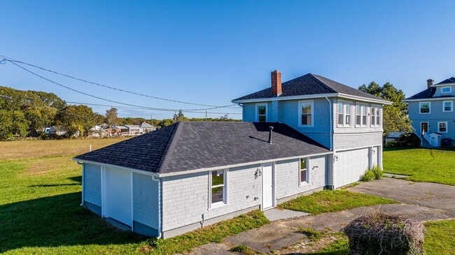 736 Sconitcut Rd in Fairhaven, MA - Building Photo - Building Photo