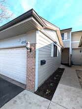 693 Mallard Ln in Deerfield, IL - Building Photo - Building Photo