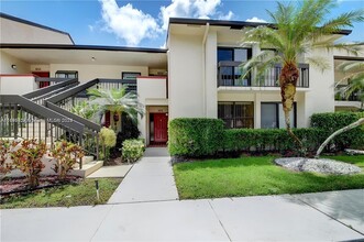 5154 Oakhill Ln in Delray Beach, FL - Building Photo - Building Photo