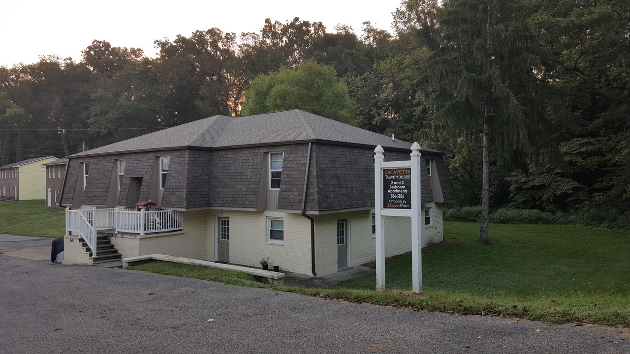 Lafayette Circle in Vincennes, IN - Building Photo