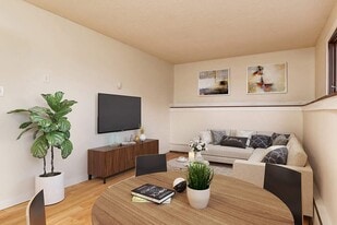 Lorrington Place in Lloydminster, AB - Building Photo