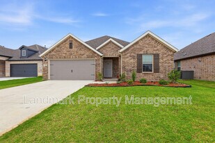 3313 Redbud Flower Trl in Venus, TX - Building Photo