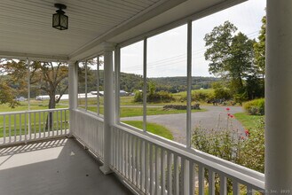 124 Purchase Brook Rd in Southbury, CT - Building Photo - Building Photo