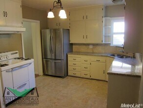 3208 11th Ave in Sacramento, CA - Building Photo - Building Photo