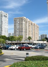 Plaza Del Prado Condominium in Aventura, FL - Building Photo - Building Photo