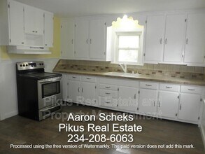12777 Market Ave N in Hartville, OH - Building Photo - Building Photo