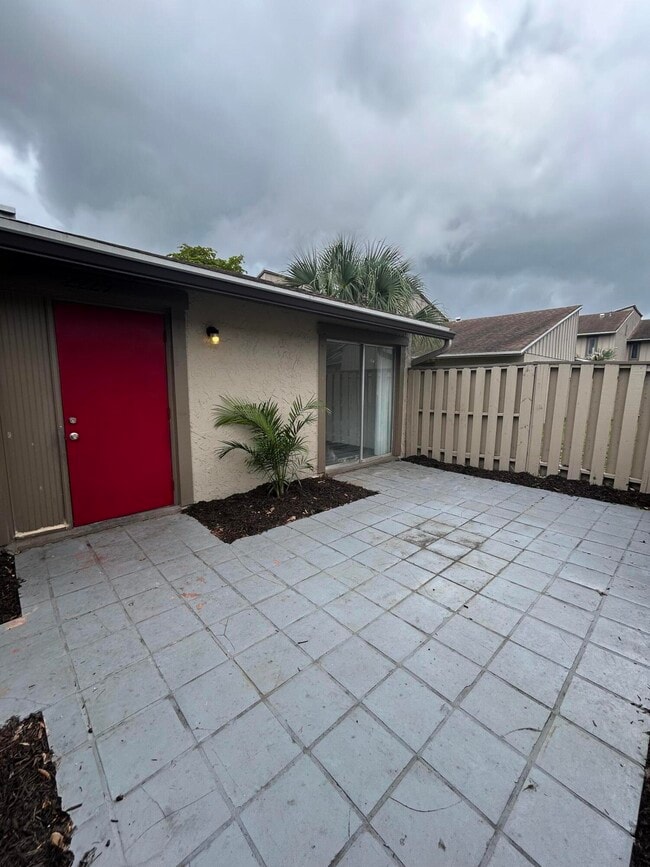 2229 NW 59th Ave in Lauderhill, FL - Building Photo - Building Photo