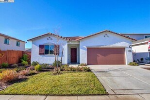 5056 Lyrical Wy in Roseville, CA - Building Photo