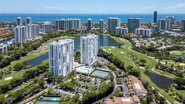 20225 NE 34th Ct in Aventura, FL - Foto de edificio - Building Photo