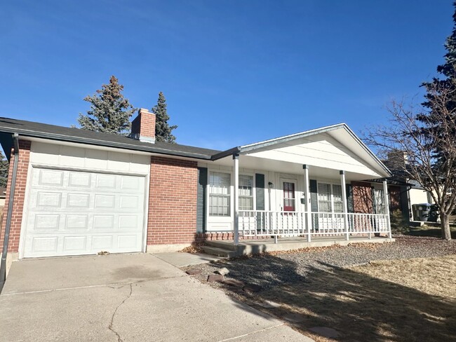 740 Golden Hill St in Cheyenne, WY - Building Photo - Building Photo